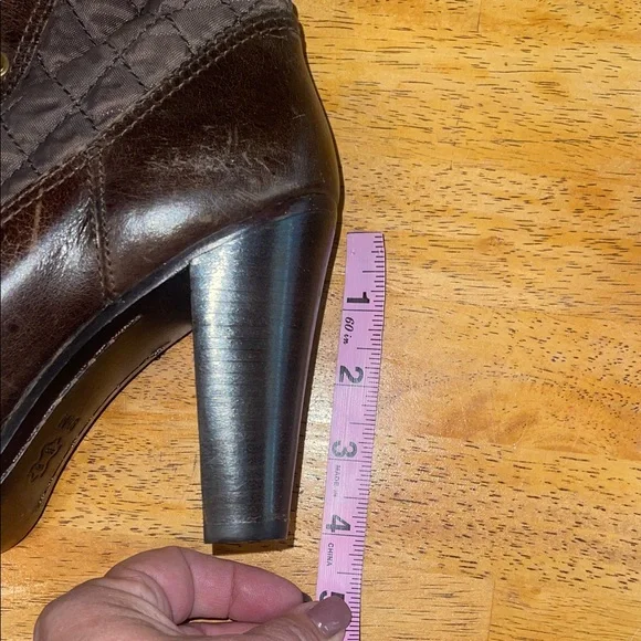 Michael Kors Leather & Quilted Heeled Boots with removable Cuff - Picture 9 of 14